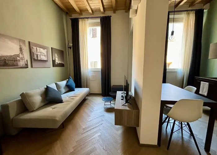 Saragozza 2 Intero In Centro Storico Wifi E Parcheggio Gratuito Modena