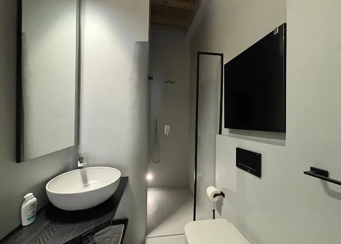 Saragozza 2 Intero In Centro Storico Wifi E Parcheggio Gratuito Apartman